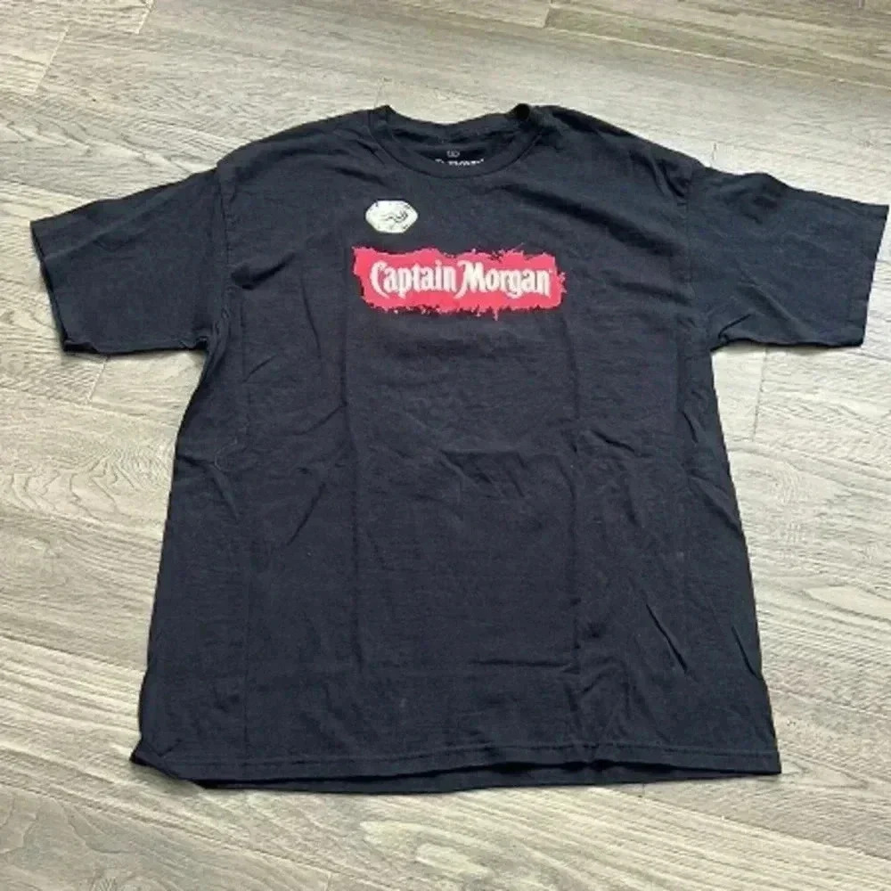 🌸4/$30🌸vapor | Black Captain  Morgan t-shirt